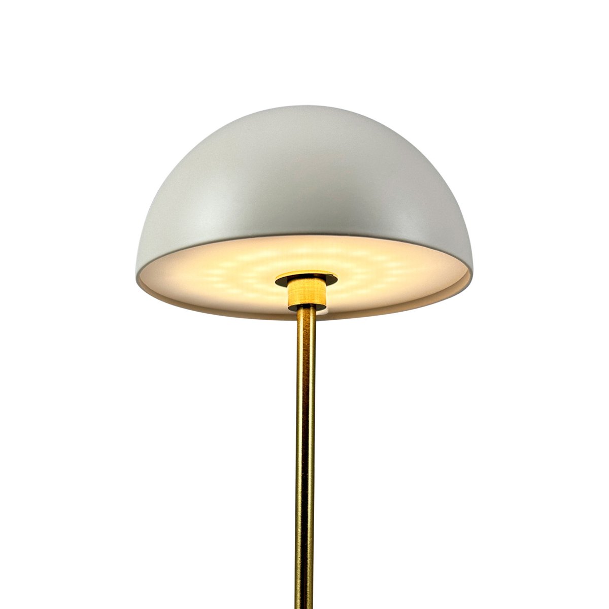 Along set 20cm Beige Draagbare Van Dyberg Larsen - Deze draadloze lampen zijn gemaakt van messing met gekleurde metalen lampenkappen en bieden drie helderheidsniveaus zonder schittering.