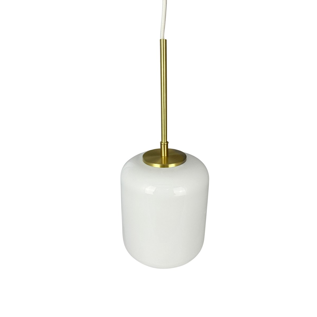 Silvia Ø15 Messing hanglamp Van Dyberg Larsen - Silvia is een serie plafondlampen van mondgeblazen opaalglas met een glanzend oppervlak, een fitting van messing en een wit textielsnoer.