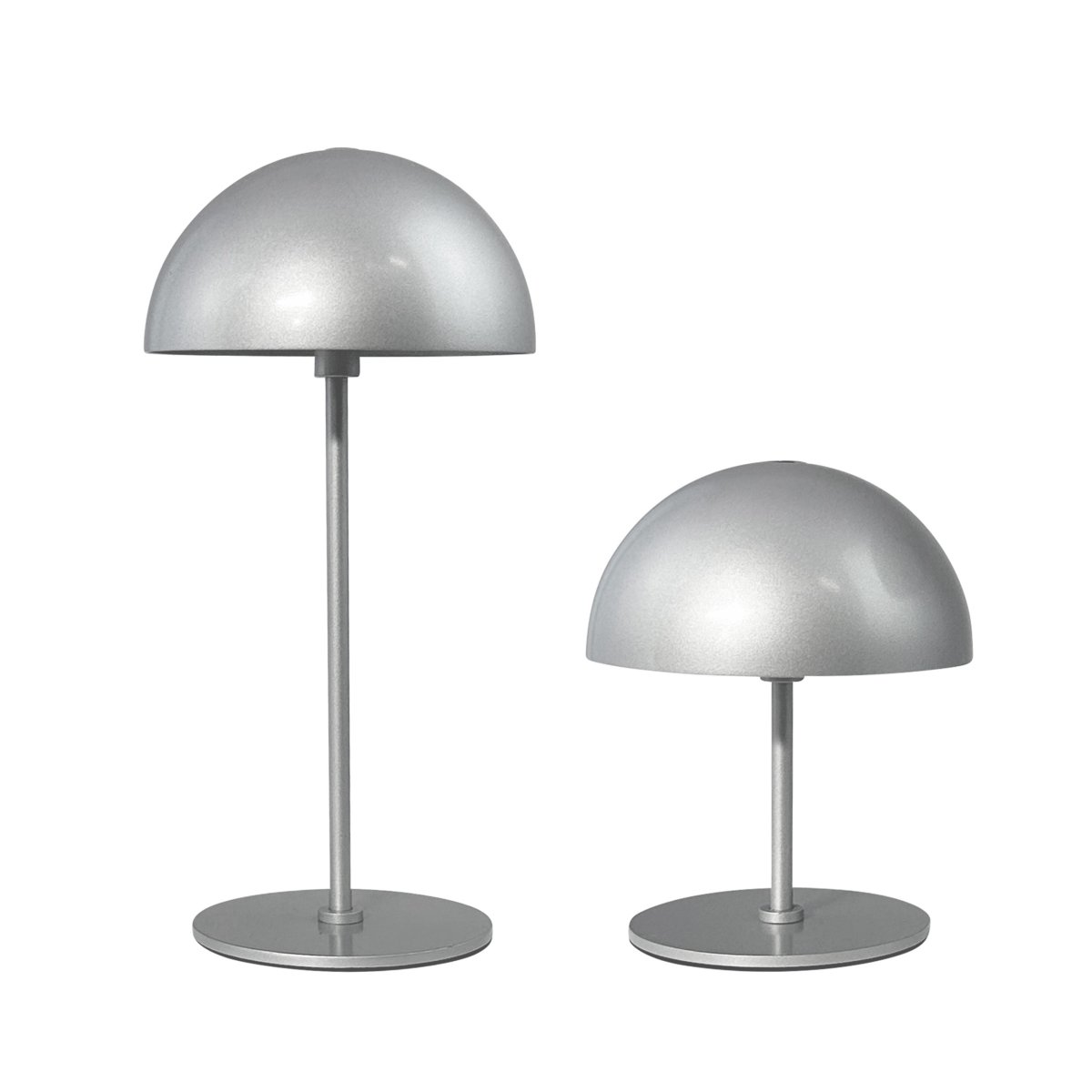 Along set 20cm Zilver Draagbare Van Dyberg Larsen - De Along mini tafellamp in een 2-pack combineert stijlvolle LED-verlichting en soepele touchtechnologie in een tijdloos, zilverkleurig design.