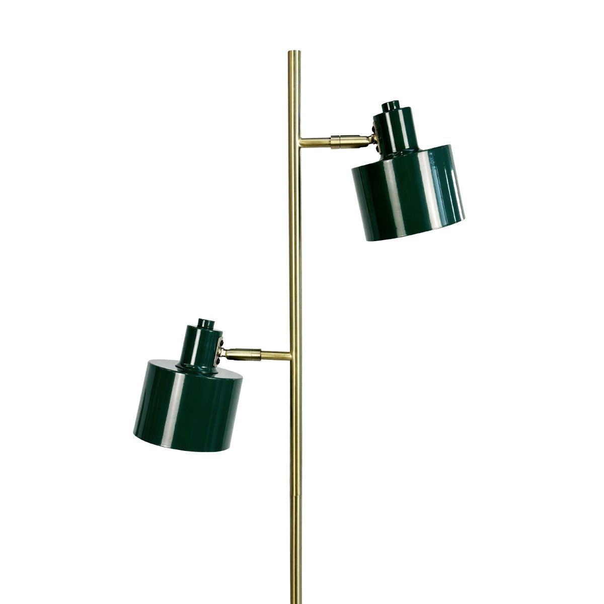 Ocean Groente vloerlamp Van Dyberg Larsen - Den handpolerade m&auml;ssingsstommen kan luta upp och ner och ger varje lampa en unik f&auml;rgvariation.