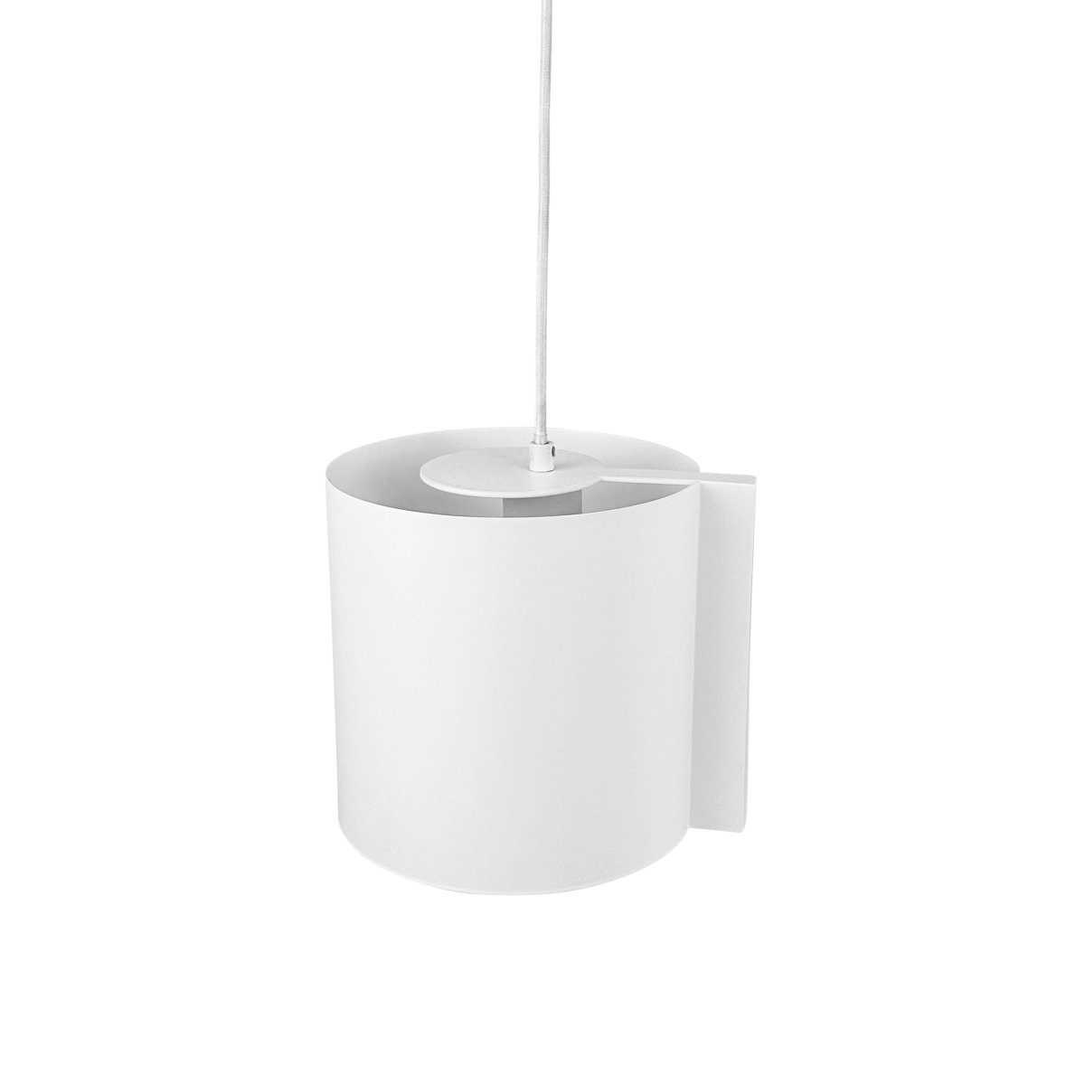 Wum Ø18 Wit hanglamp Van Dyberg Larsen - Tillverkad i metall med en varmvit finish och en 2 meter l&aring;ng vit tygsladd, &auml;r Wum en perfekt balans mellan funktion och design.