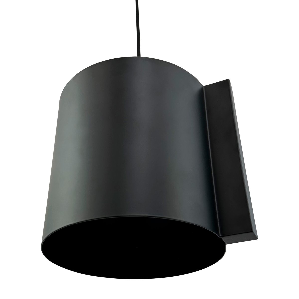 Wum Ø23 Zwart hanglamp Van Dyberg Larsen - Tillverkad i metall med en mattsvart finish och en 2 meter l&aring;ng svart tygsladd, &auml;r Wum en perfekt balans mellan funktion och design.