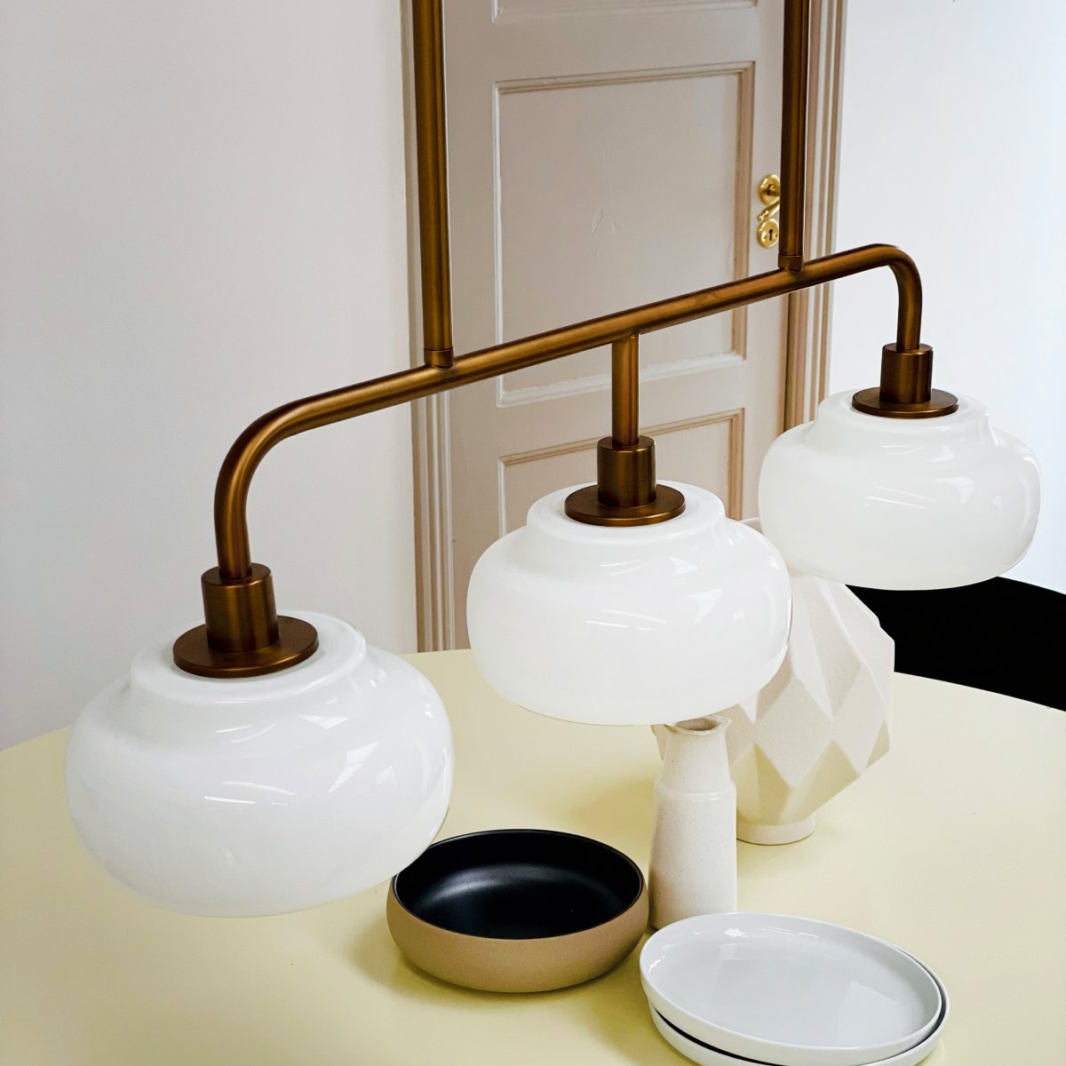 Ossett 80cm Bronzen hanglamp Van Dyberg Larsen - Ossett is een klassieke plafondlamp met een elegant en tijdloos design.