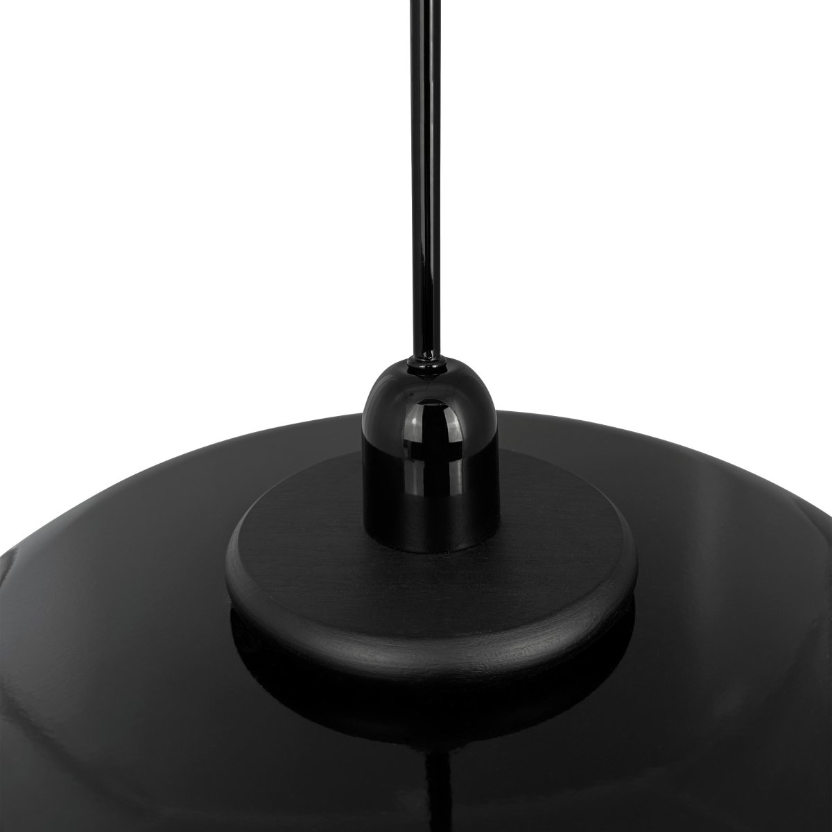 Planet Ø40 Zwart hanglamp Van Dyberg Larsen - De Planet hanglamp in glanzend zwart metaal straalt eenvoud en stijl uit in één verlichtingskeuze.