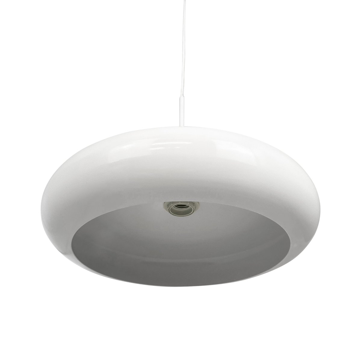 Planet Ø40 Wit hanglamp Van Dyberg Larsen - De Planet hanglamp in glanzend wit metaal straalt eenvoud en stijl uit in één verlichtingskeuze.