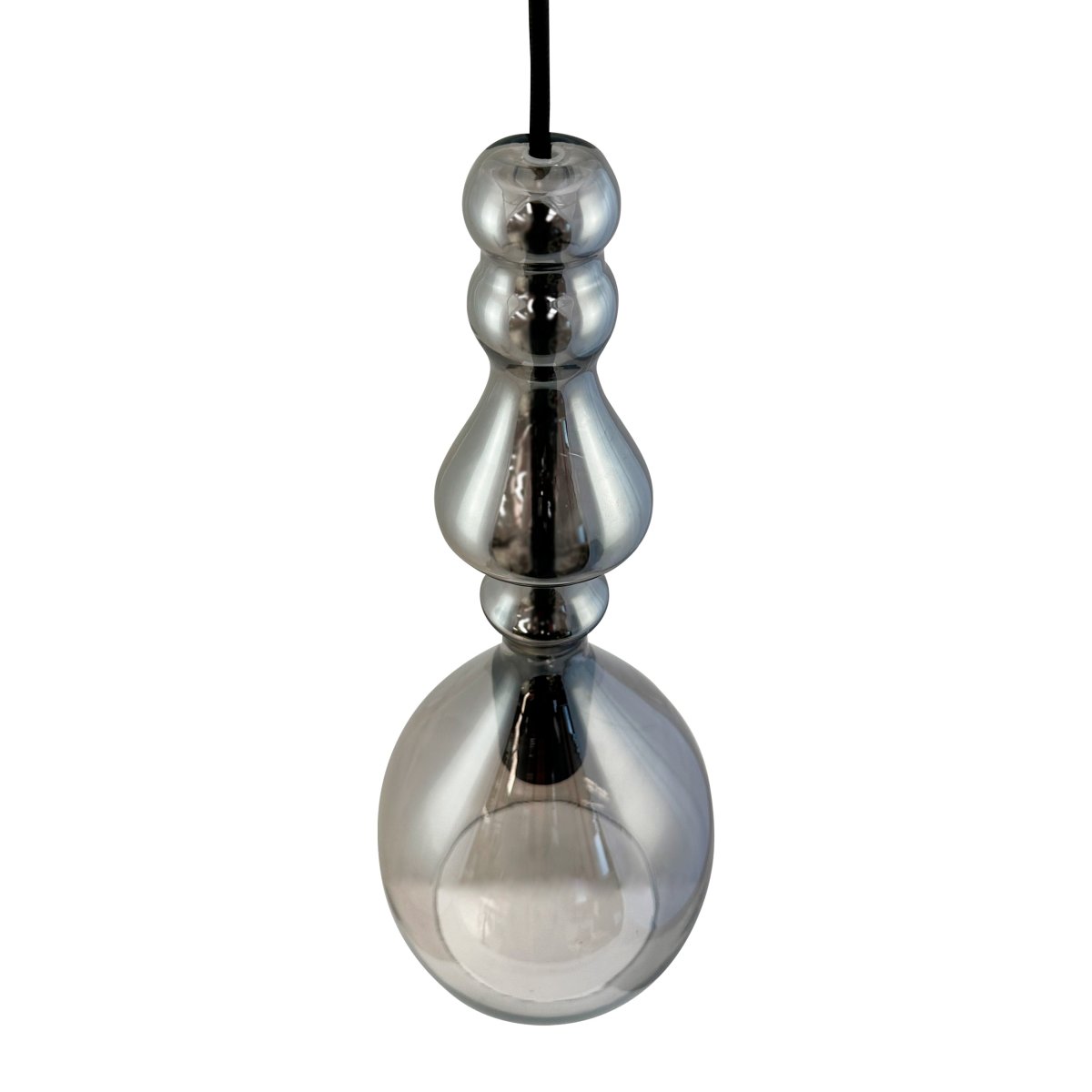 Lea Ø18 Rook hanglamp Van Dyberg Larsen - De Lea hanglamp is veelzijdig en kan in groepen in een hoek worden geplaatst om een opvallend lichtkunstwerk te creëren.