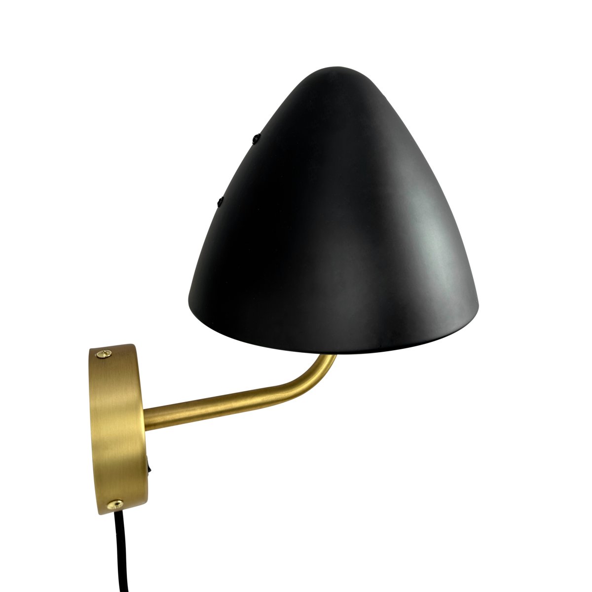 Oulu Ø20 Messing wandlamp Van Dyberg Larsen - De OULU wandlamp in het zwart met messing details voegt een moderne en verfijnde toets toe aan uw huis.