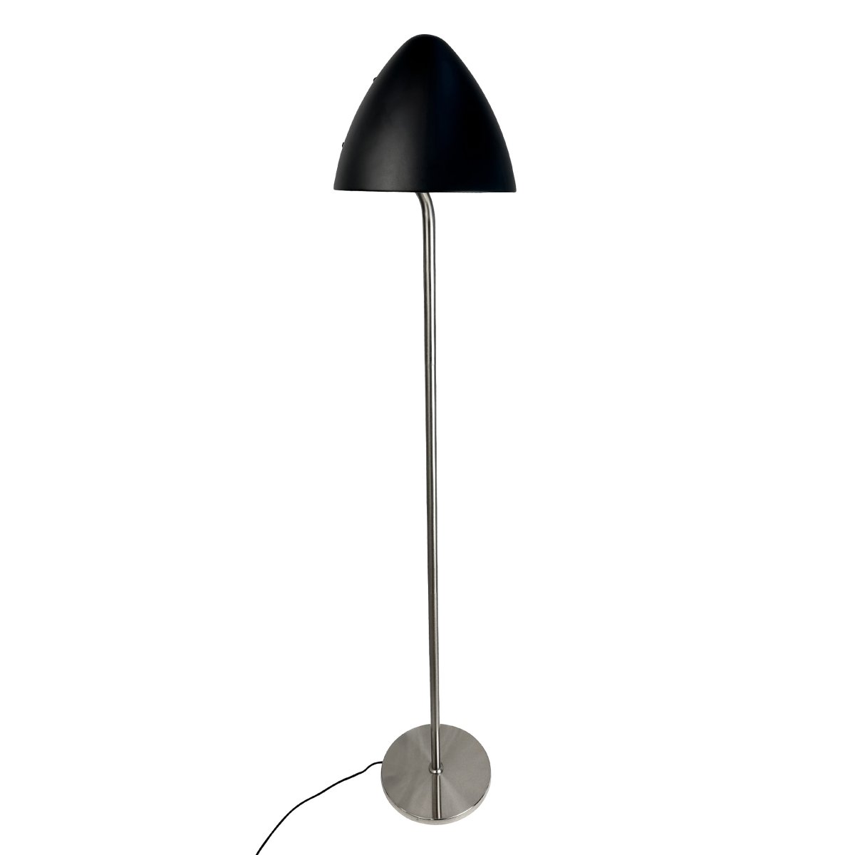 Oulu Geborsteld staal vloerlamp Van Dyberg Larsen - De OULU vloerlamp in het zwart met details van geborsteld staal voegt een moderne en verfijnde toets toe aan uw huis.
