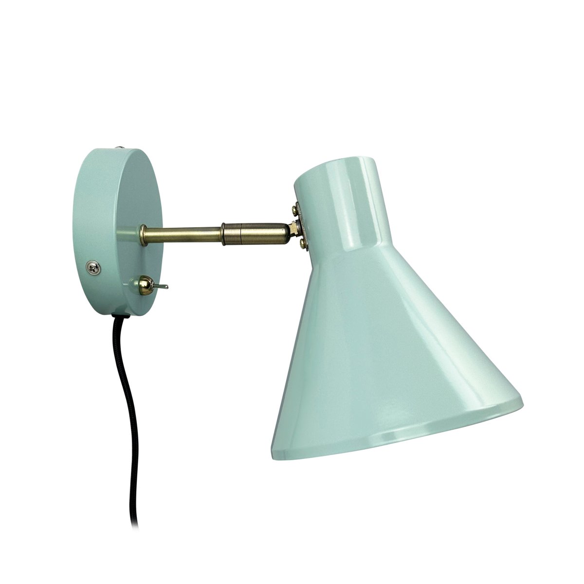 Sleep Glanzende munt leeslamp Van Dyberg Larsen - De mintgroene kleur cre&euml;ert een gezellige sfeer, terwijl de antieke messing details een extra niveau van verfijning toevoegen.