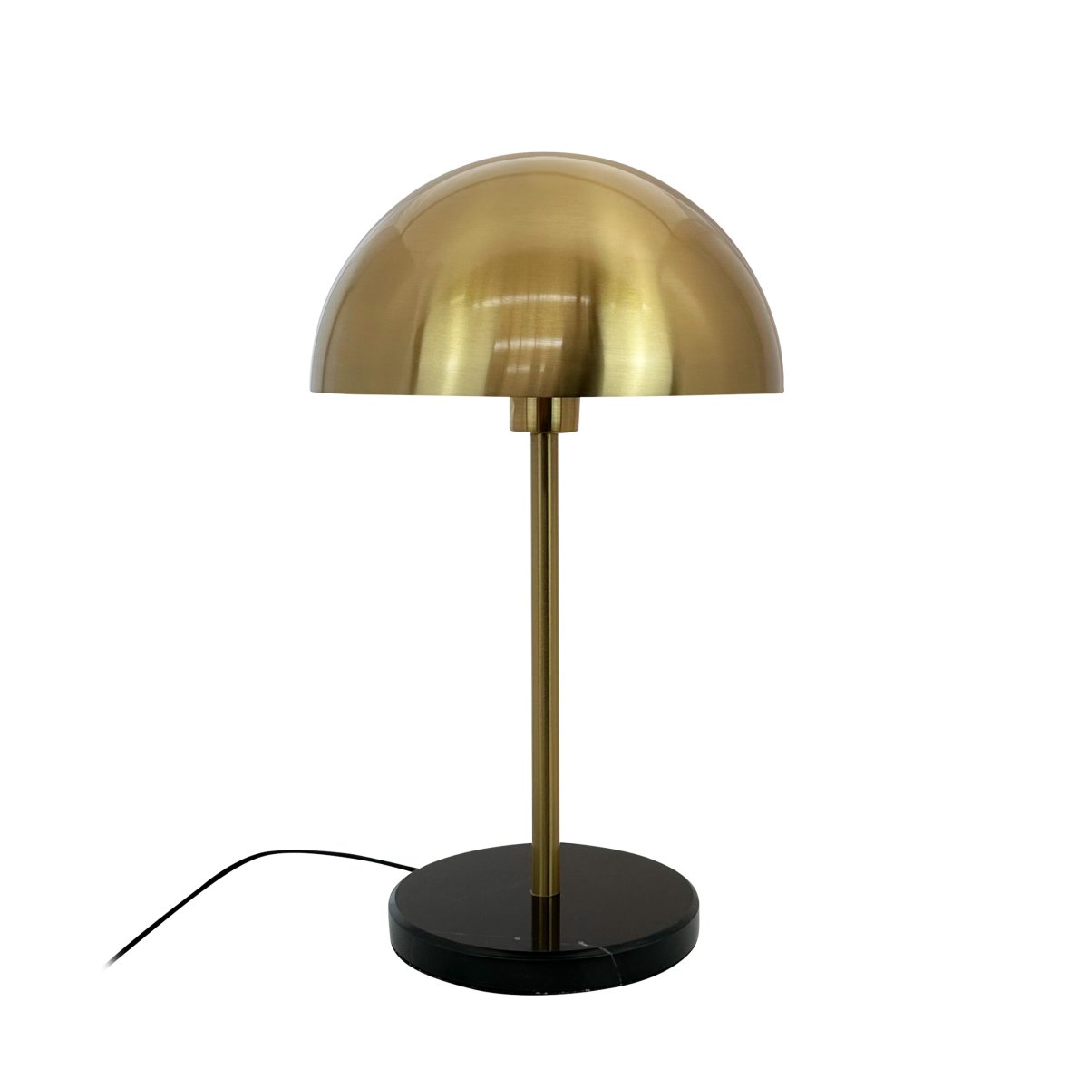 Nancy 50cm Messing/zwart tafellamp Van Dyberg Larsen - De lamp is gemaakt van messing en heeft een massief marmeren voet, wat een exclusieve uitstraling geeft.