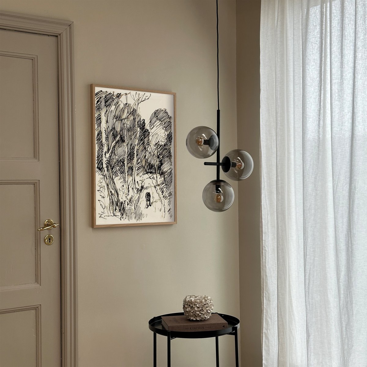 Como Ø30 Zwart hanglamp Van Dyberg Larsen - Dit maakt Como een perfecte combinatie van functionaliteit en stijl die uw interieurontwerp naar een hoger niveau tilt.
