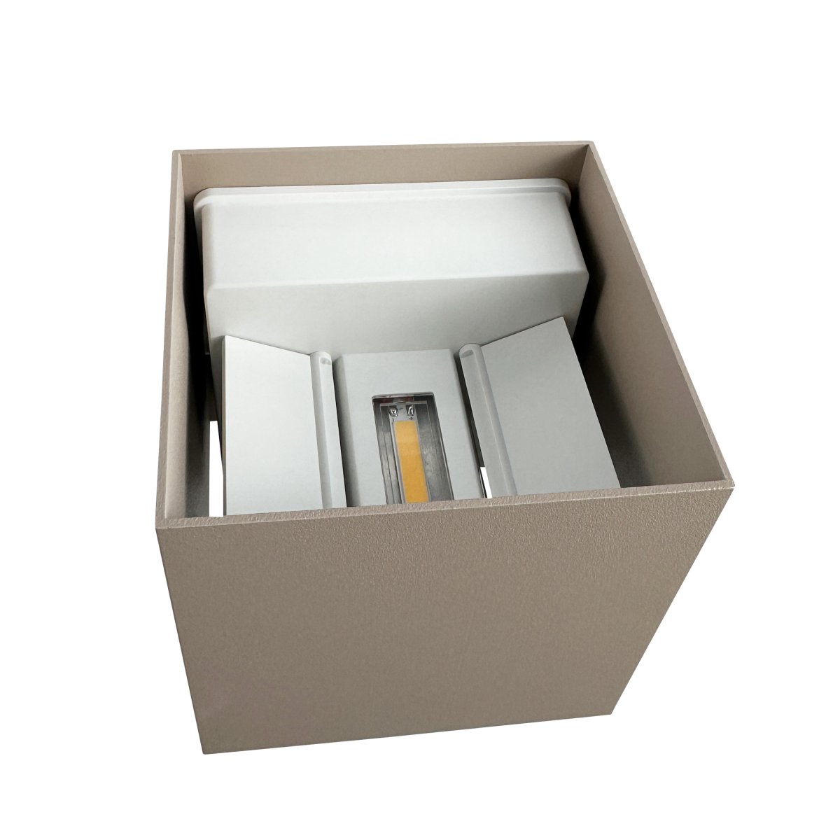 Venus 10cm Beige wandlamp Van Dyberg Larsen - Met een lichtspreiding van 10 tot 120 graden geeft Venus u volledige controle over de lichtinval in uw huis.