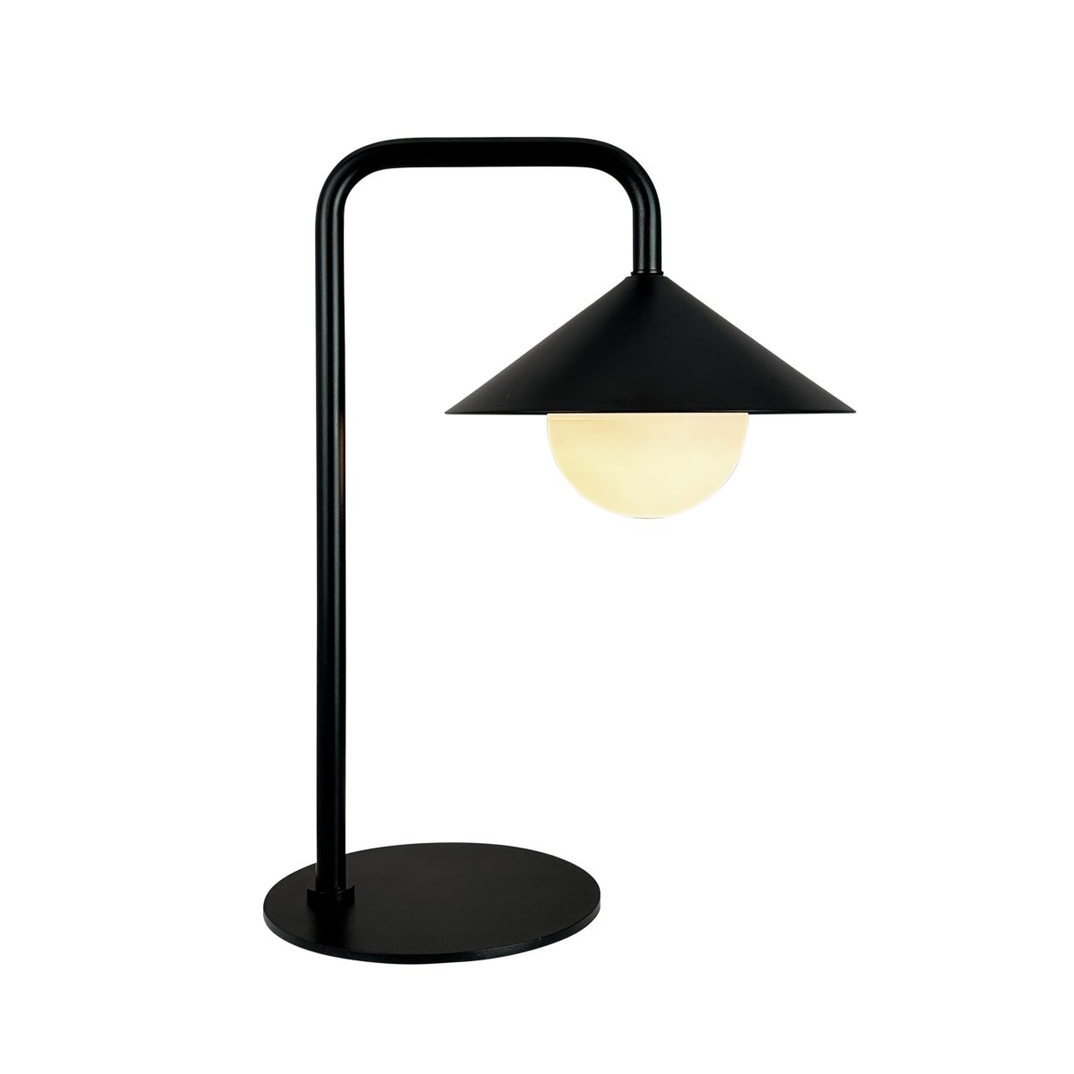 Nova 46cm Zwart Draagbare Van Dyberg Larsen - De kap is in ongeveer 4 uur volledig opgeladen met de meegeleverde USB-C-kabel (120 cm) en biedt tot 90 uur batterijduur op de laagste helderheid en tot 20 uur op de hoogste.