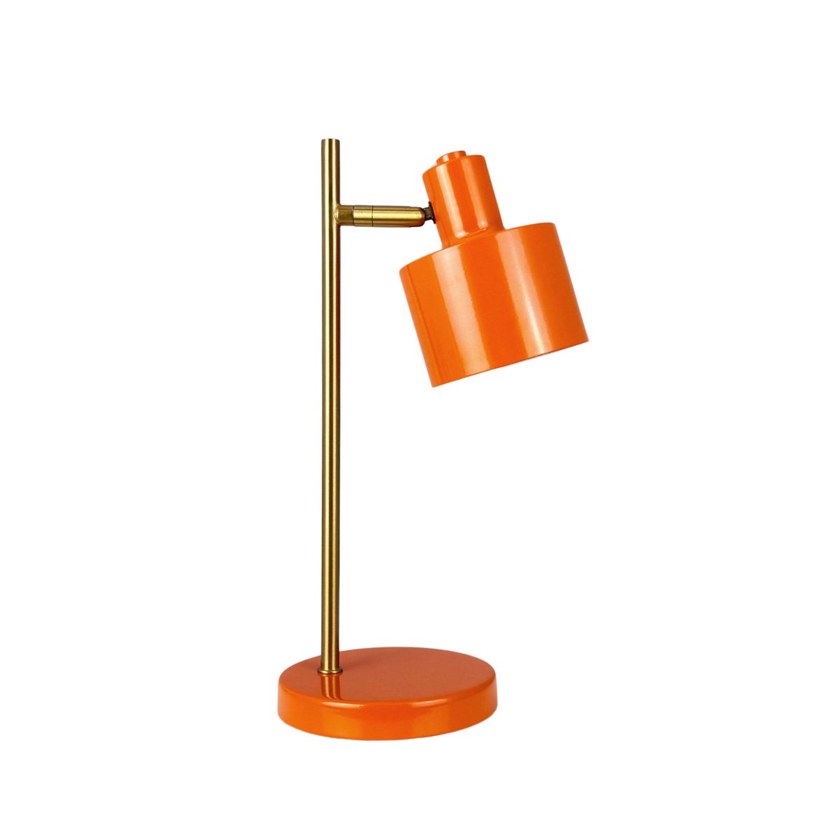 Ocean Mini 28cm Oranje Draagbare Van Dyberg Larsen - De lamp is eenvoudig op te laden met de meegeleverde USB-C-kabel (120 cm) en wordt bediend met de dimmer op de lampkop.