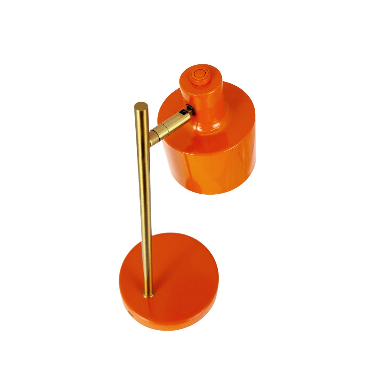 Ocean Mini 28cm Oranje Draagbare Van Dyberg Larsen - De lamp is eenvoudig op te laden met de meegeleverde USB-C-kabel (120 cm) en wordt bediend met de dimmer op de lampkop.
