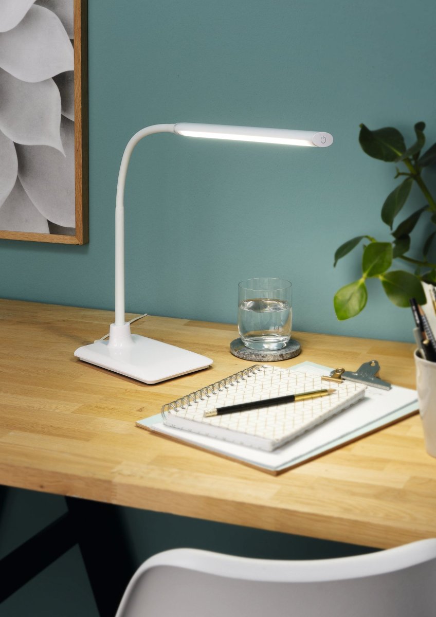 Laroa 48cm Wit bureaulamp Van Eglo - Laroa is een strakke en functionele bureaulamp met een stijlvol design.
