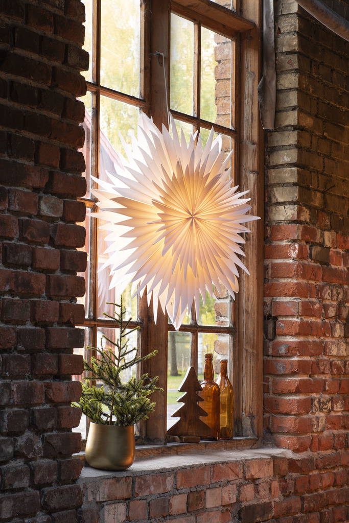 Star Ø80 Wit Van Konstsmide - De ster wordt geleverd met een praktische snoeropberger en aan-/uitschakelaar, zodat u hem eenvoudig aan en uit kunt zetten.