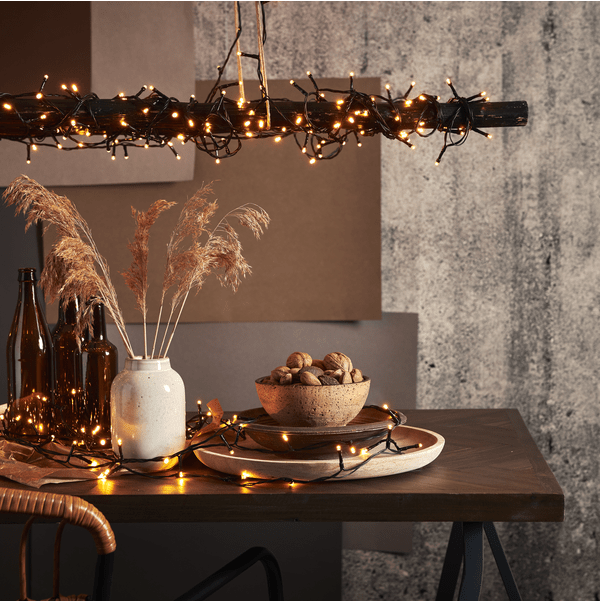 Lichtsnoer Golden Warm White 16m Zwart Van Star Trading - Lichtsnoer met 800 LED-lampjes met prachtig goudkleurig licht.