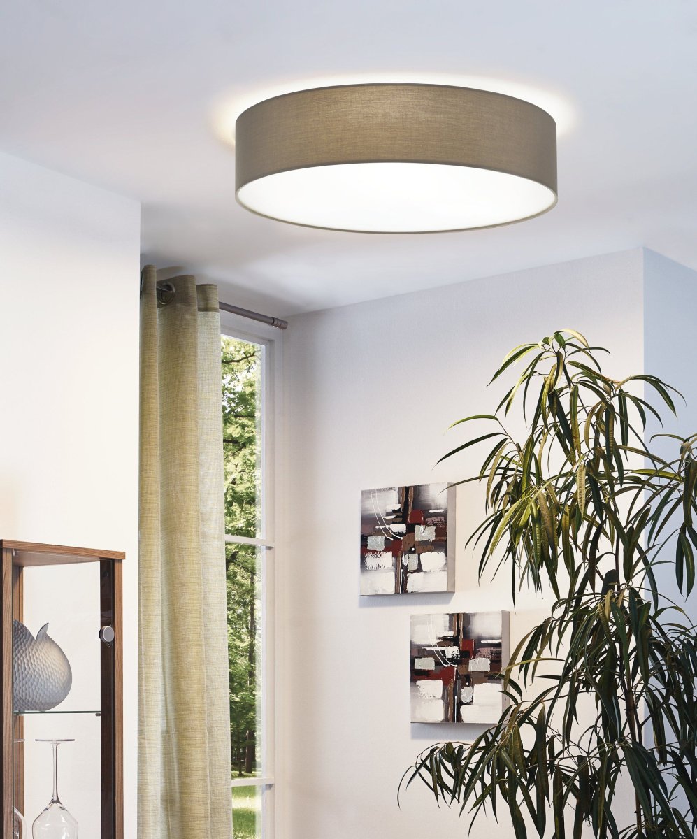 Pasteri Ø57 Taupe plafondlamp Van Eglo - Pasteri is een stijlvolle plafondlamp met een zachte en harmonieuze uitstraling.