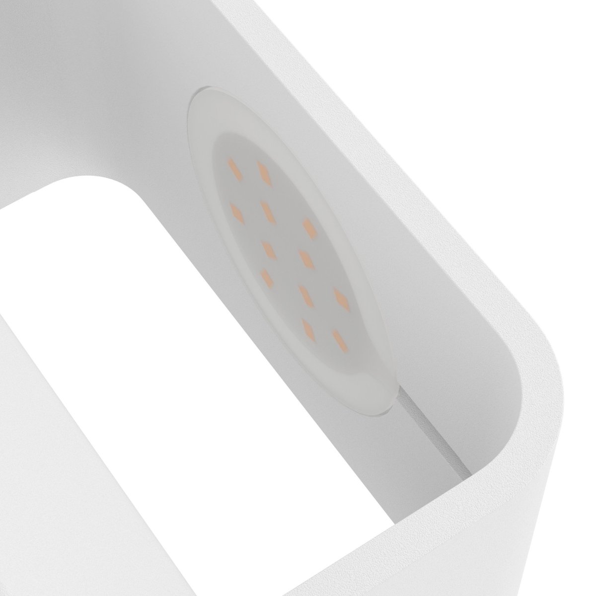 Sania 13cm Wit wandlamp Van Eglo - Perfect voor in de hal, langs de trap of in andere doorgangen waar u discrete en functionele verlichting wenst.