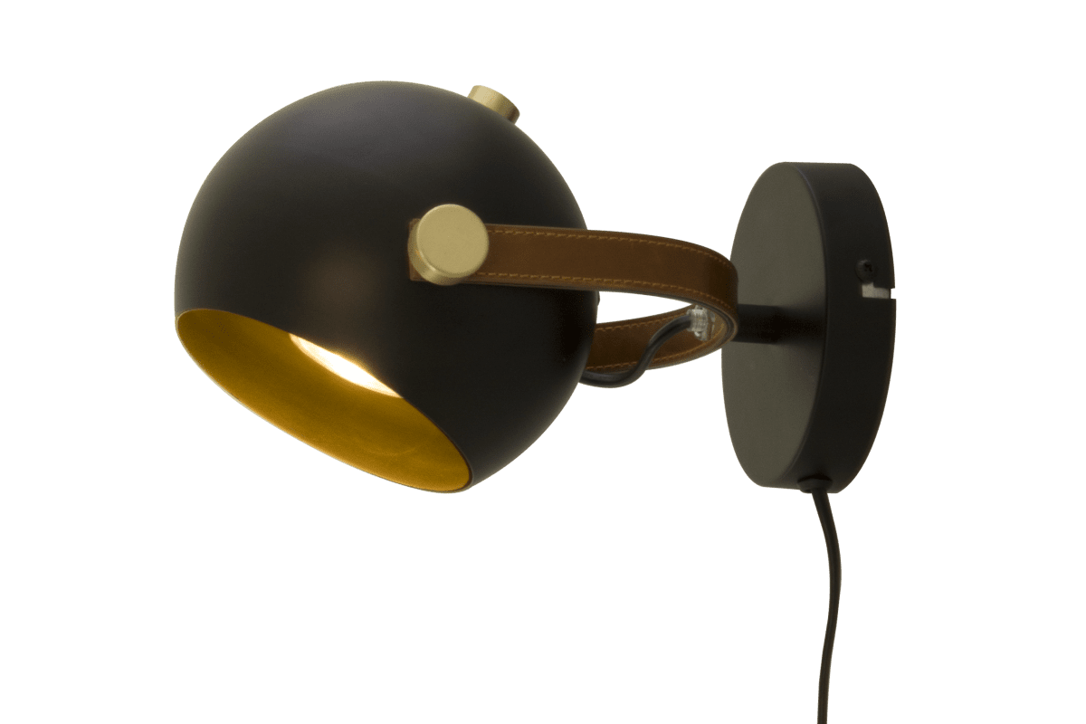 Bow Zwart leeslamp Van Aneta Lighting - Bow wandlamp in zwart gelakt metaal met details in messing en bruin leer.