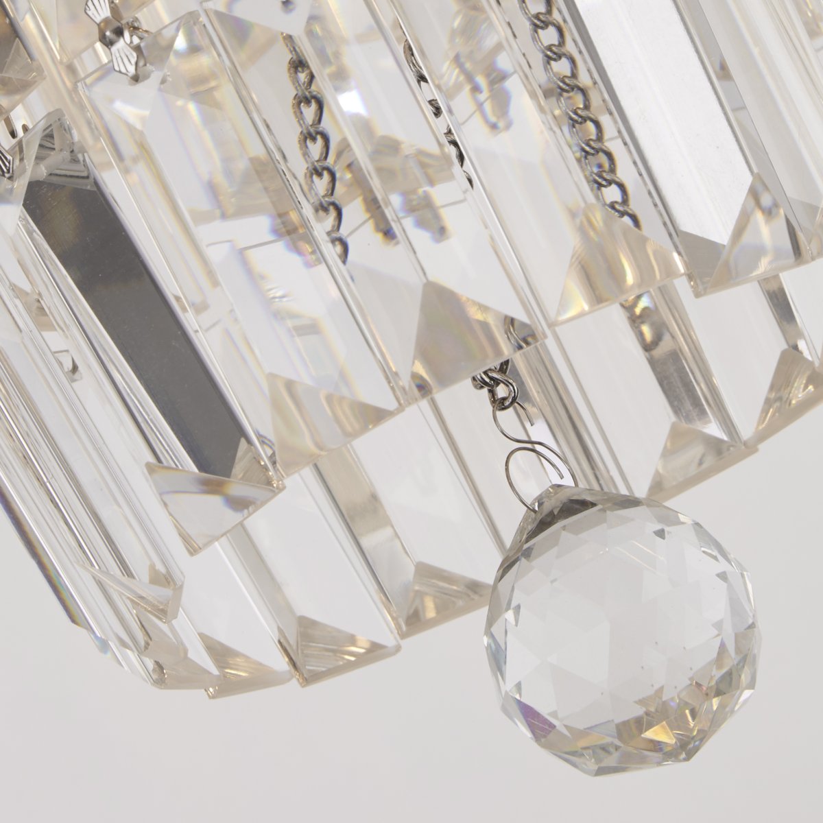 Empire Ø50 Chroom badkamerlamp Van Searchlight - Het elegante design van de lamp en het prachtige lichtspel creëren een luxueuze sfeer die uw kamer direct transformeert.
