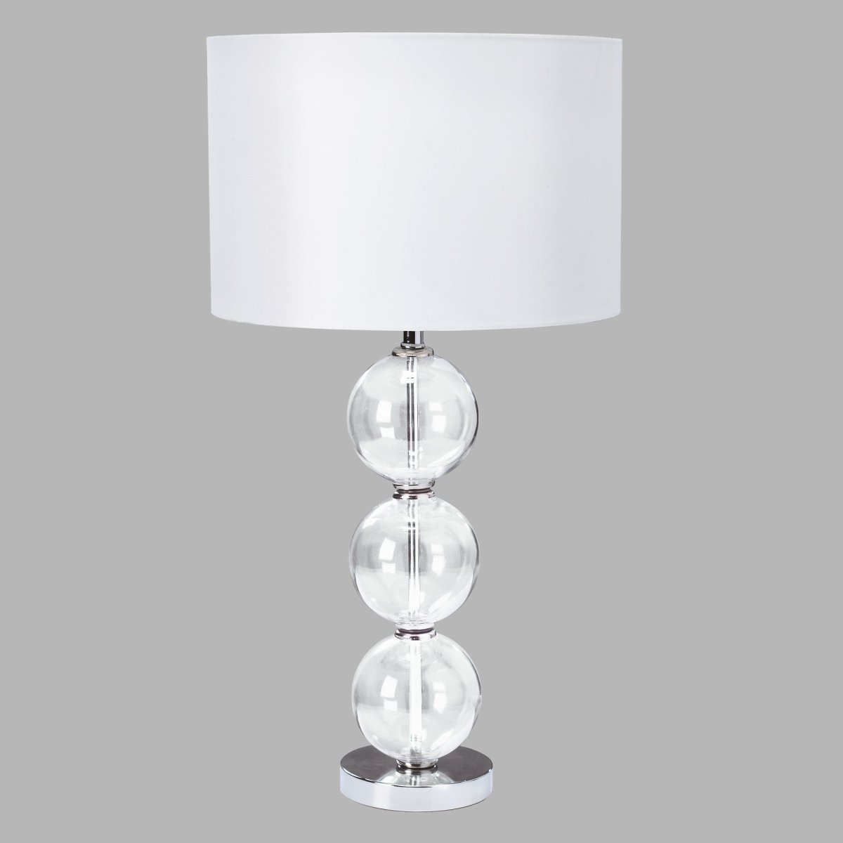 Bliss 58cm Chroom tafellamp Van Searchlight - De witte lampenkap vormt een perfecte aanvulling op de glanzende chromen basis en zorgt voor een zacht, aangenaam licht.