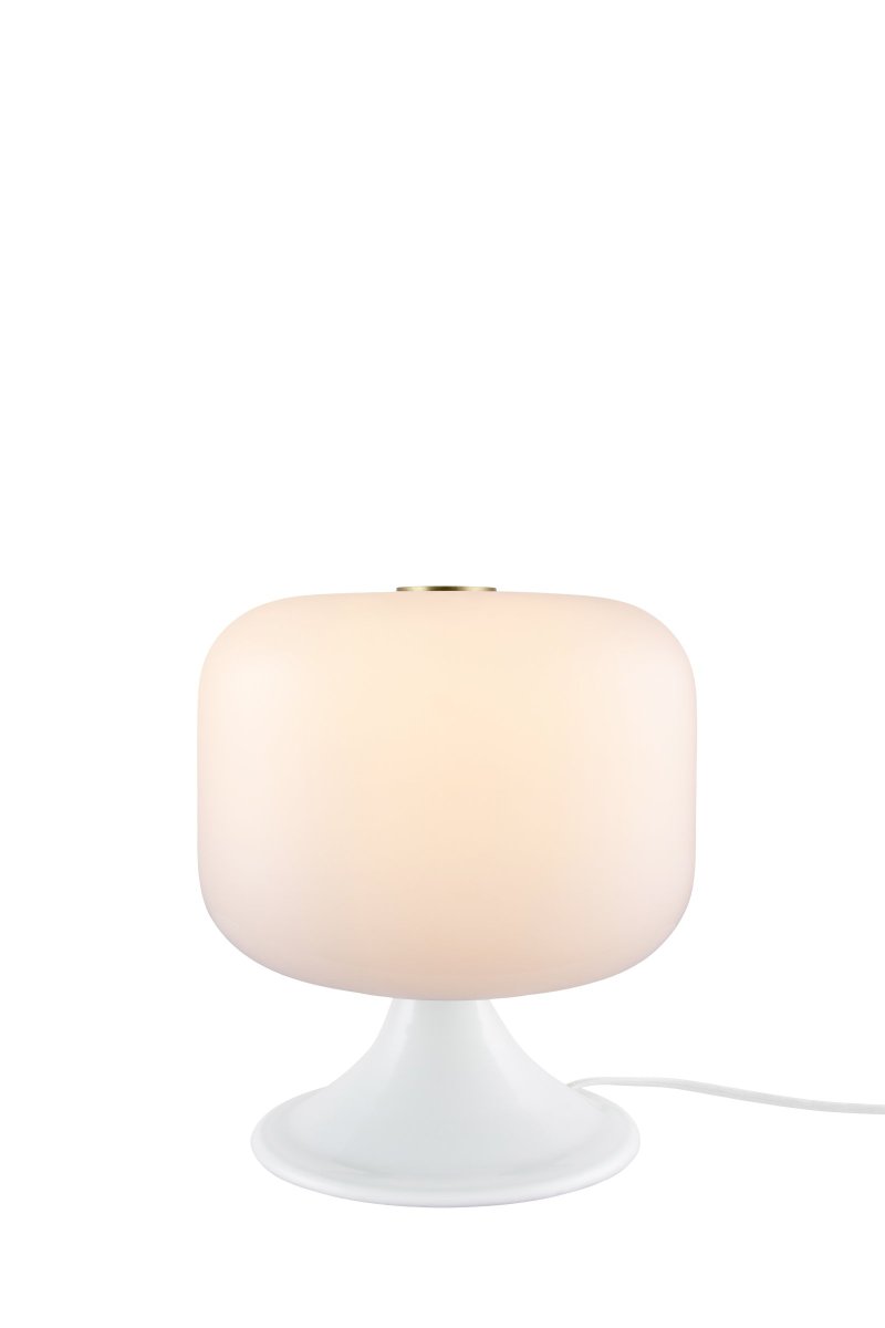 Bullen 25cm Wit tafellamp Van Globen Lighting - De lamp is retro-ge&iuml;nspireerd en het witte glas is mondgeblazen en met de hand beschilderd, waardoor er kleine variaties kunnen optreden.