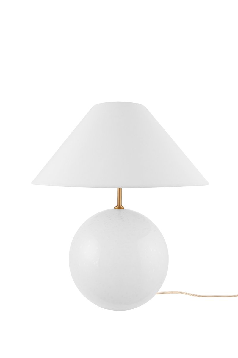 Iris 40cm Wit tafellamp Van Globen Lighting - De lamp heeft een bijpassende katoenen lampenkap met een droge bovenkant die ton-sur-ton past bij de lampvoet.