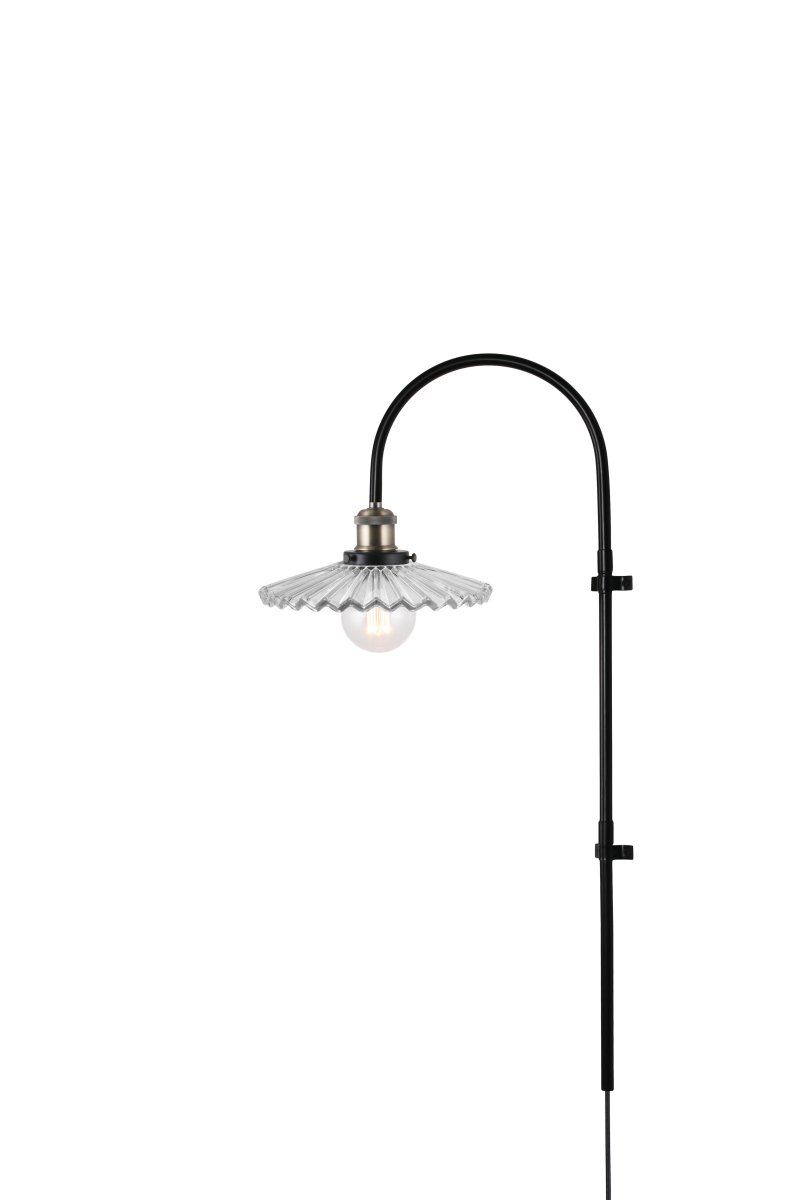 Cobbler 38cm Transparant/zwart wandlamp Van Globen Lighting - De diameter van de kap is 25 cm en de totale diepte van de lamp vanaf de muur is 38 cm.