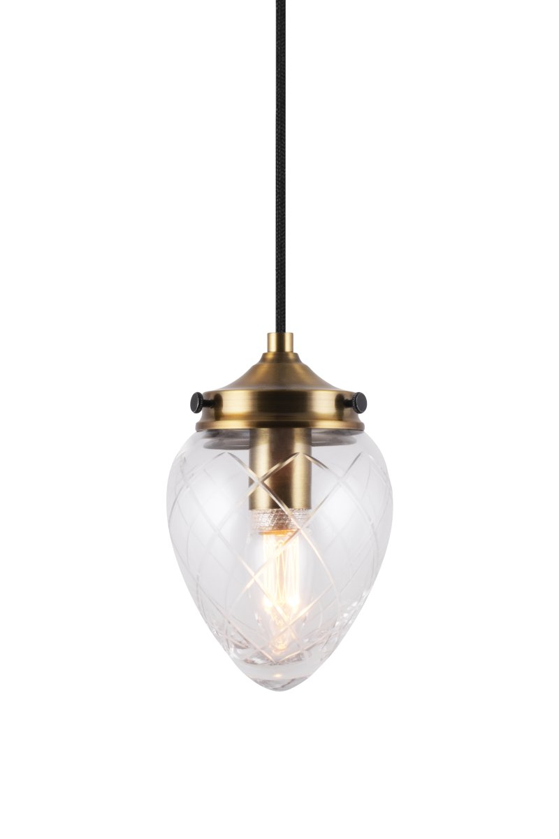 Juni Ø10 Antiek messing/transparant raamlamp Van Globen Lighting - Juni met zijn prachtige geslepen glas en metalen kap voert je terug in de tijd naar het begin van de 20e eeuw.