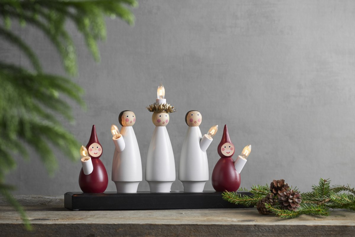 Lucia Choir Multifunctioneel Van Star Trading - De kandelaar is met de hand gemerkt, waardoor er verschillen en markeringen kunnen ontstaan die niet te vermijden zijn.