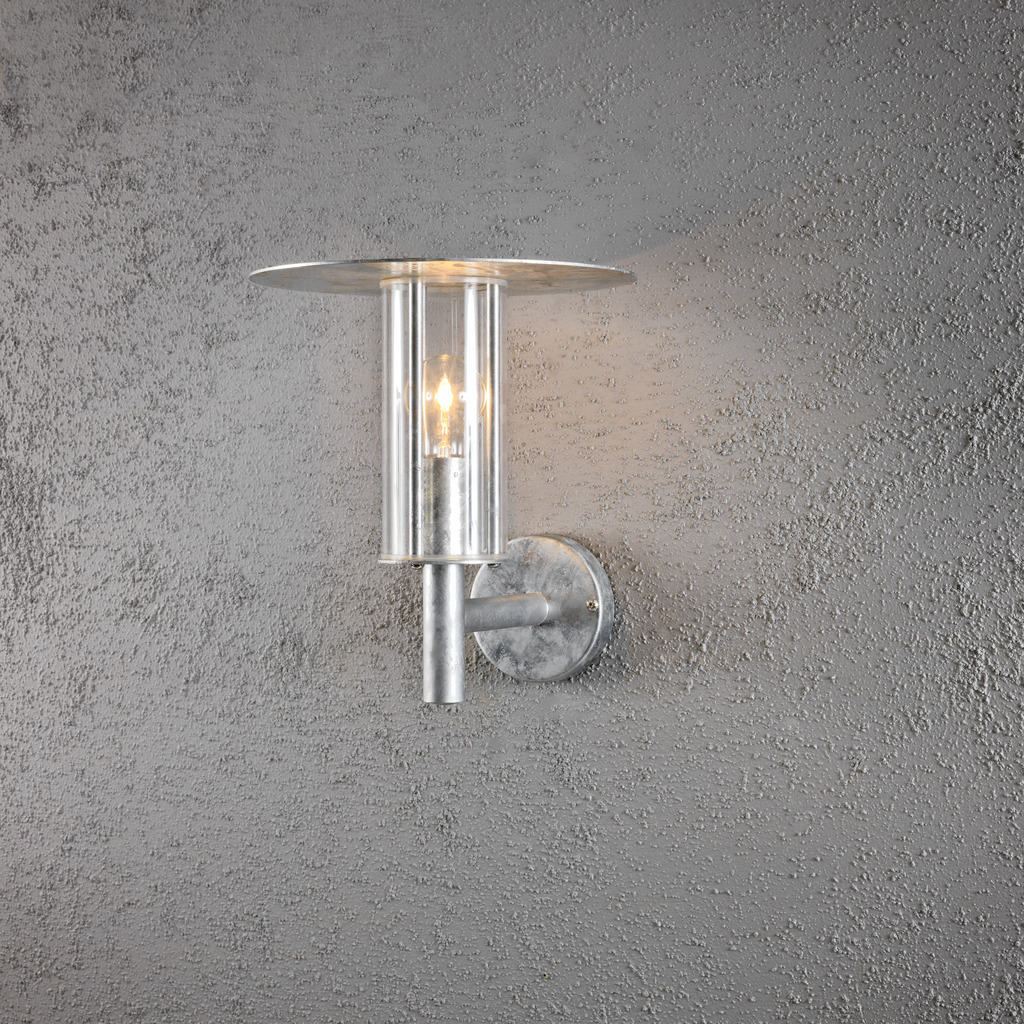 Mode Gegalvaniseerd staal buitenlamp Van Konstsmide - Een perfecte combinatie van functionaliteit en esthetiek die uw gevel een tijdloze en industriële uitstraling geeft.