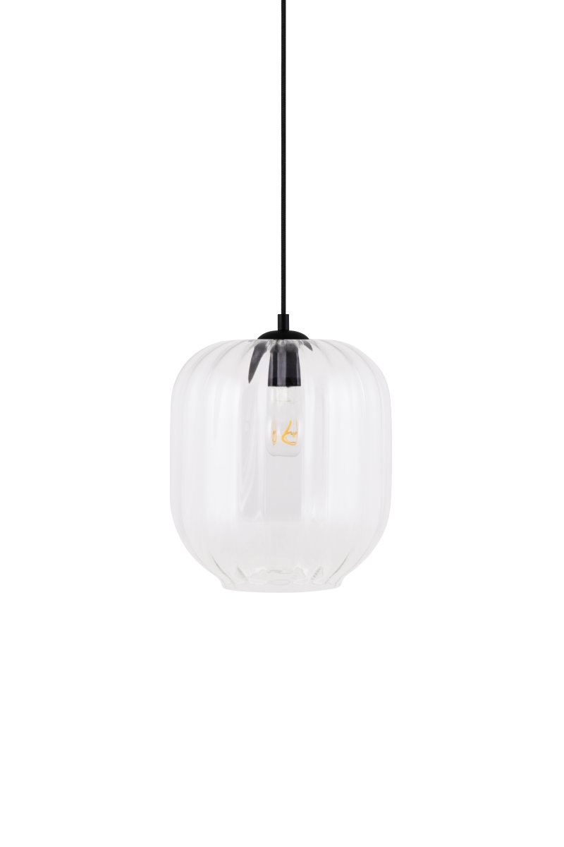 Haze Ø25 Transparant hanglamp Van Globen Lighting - Haze is een prachtige hanglamp met mondgeblazen glas dat aan de binnenkant gecanneleerd is, wat zorgt voor een prachtig lichtspel wanneer de lamp brandt.