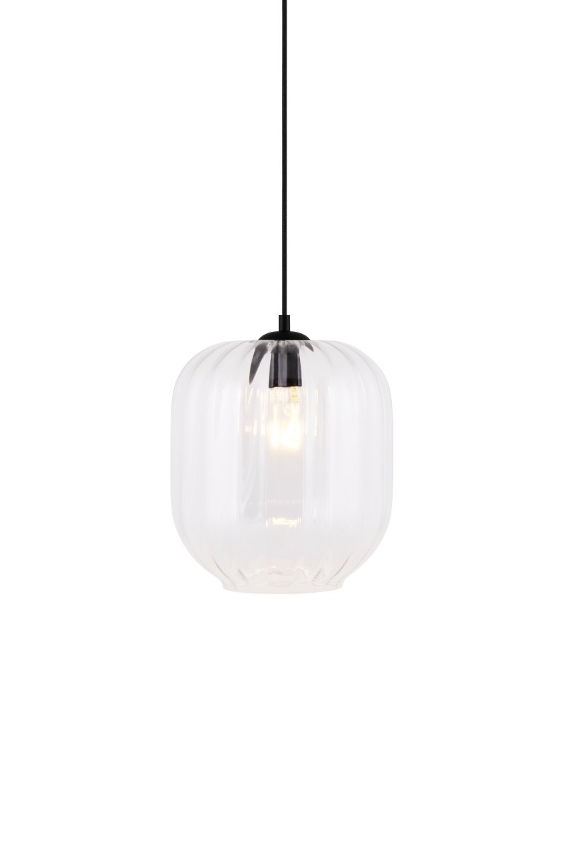 Haze Ø25 Transparant hanglamp Van Globen Lighting - Haze is een prachtige hanglamp met mondgeblazen glas dat aan de binnenkant gecanneleerd is, wat zorgt voor een prachtig lichtspel wanneer de lamp brandt.