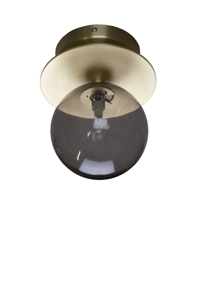 Art Deco Ø16 Geborsteld messing/gerookt badkamerlamp Van Globen Lighting - De lamp is gemaakt van metaal en heeft een kap van rookglas die zorgt voor een mooie lichtspreiding in de ruimte.