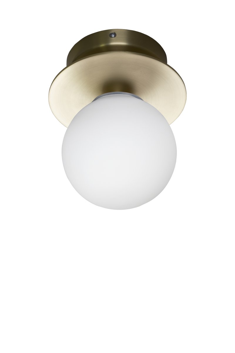 Art Deco Ø16 Geborsteld messing/wit badkamerlamp Van Globen Lighting - De lamp is gemaakt van metaal en heeft een witte glazen kap die zorgt voor een mooie lichtspreiding in de kamer.