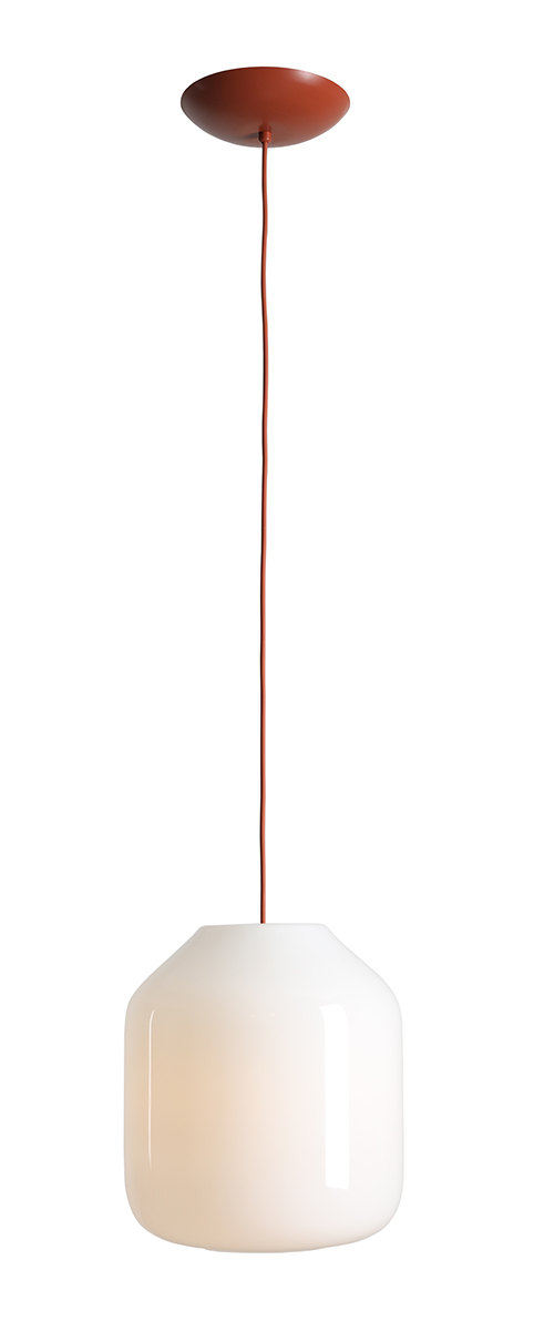 Flask Ø27 Terracotta hanglamp Van Artera - De royale kap van opaalglas heeft een diameter van 27 cm en verspreidt een zacht en aangenaam licht dat een uitnodigende sfeer in de kamer creëert.