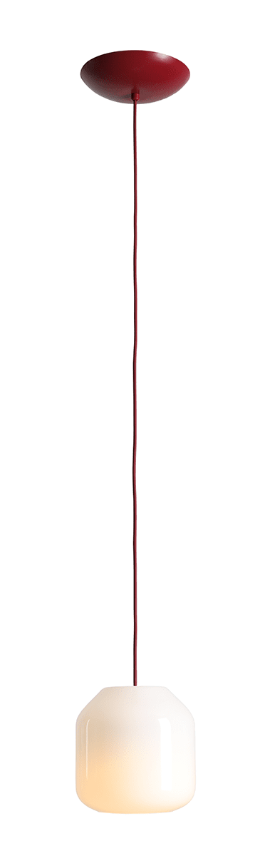 Flask Ø18 ROOD hanglamp Van Artera - De metalen details en de bijpassende kabel hebben een prachtige kersenrode kleur die de lamp een harmonieuze en speelse uitstraling geeft.