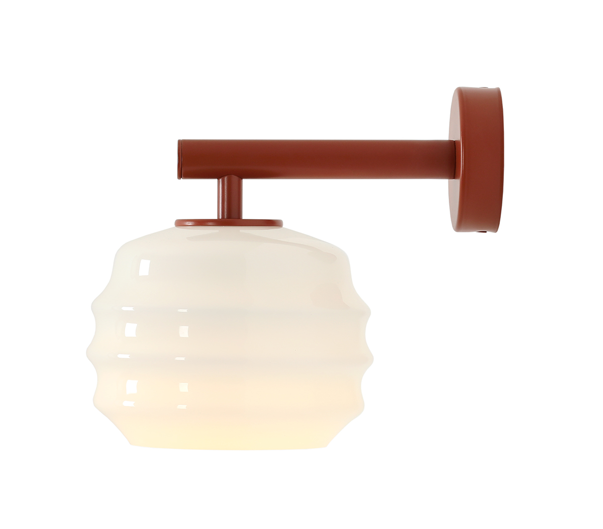 Puff 23cm Terracotta wandlamp Van Artera - De metalen details in terracotta vormen een mooi contrast met het lichte glas en geven de lamp een warme uitstraling.