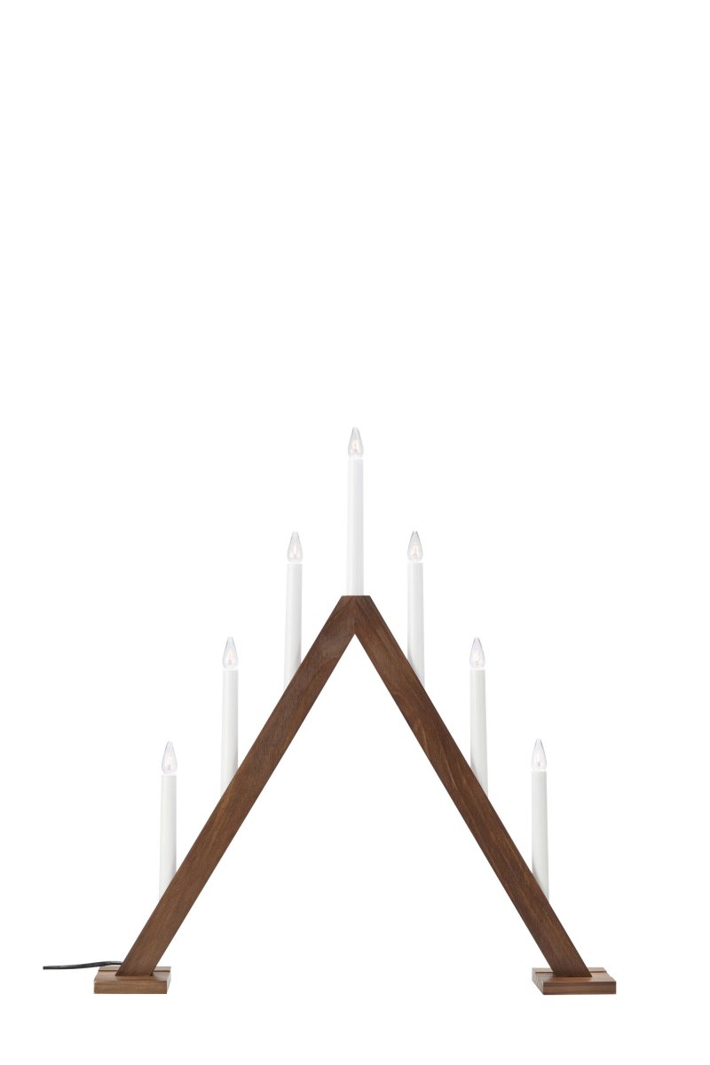  Ariele Donkerbruin Van Markslöjd - Stijlvolle en klassieke adventskaarsenhouder van donkerbruin gebeitst hout met 7 kaarsen.