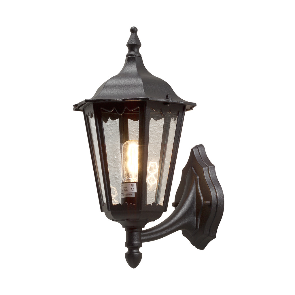 Firenze Zwart buitenlamp Van Konstsmide - Het elegante design en het warme licht van de lamp creëren een uitnodigende sfeer die perfect is voor entrees en terrassen.