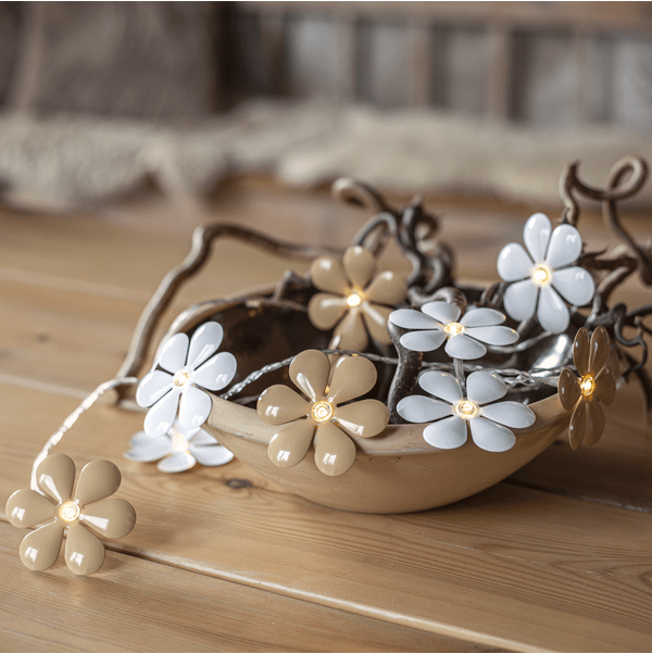 Lichtsnoer Fiore Veelkleurig Van Star Trading - De totale lengte van de lus is 180 cm, met een afstand van 10 cm tussen de lampjes.