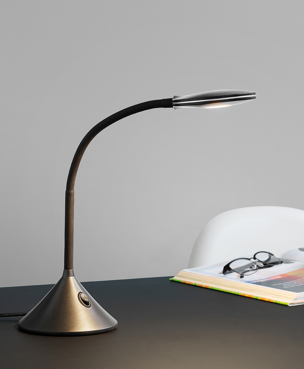 Fix 35cm Zwart bureaulamp Van Halo Design - De beweegbare arm is voorzien van een plat scherm met geïntegreerde LED.