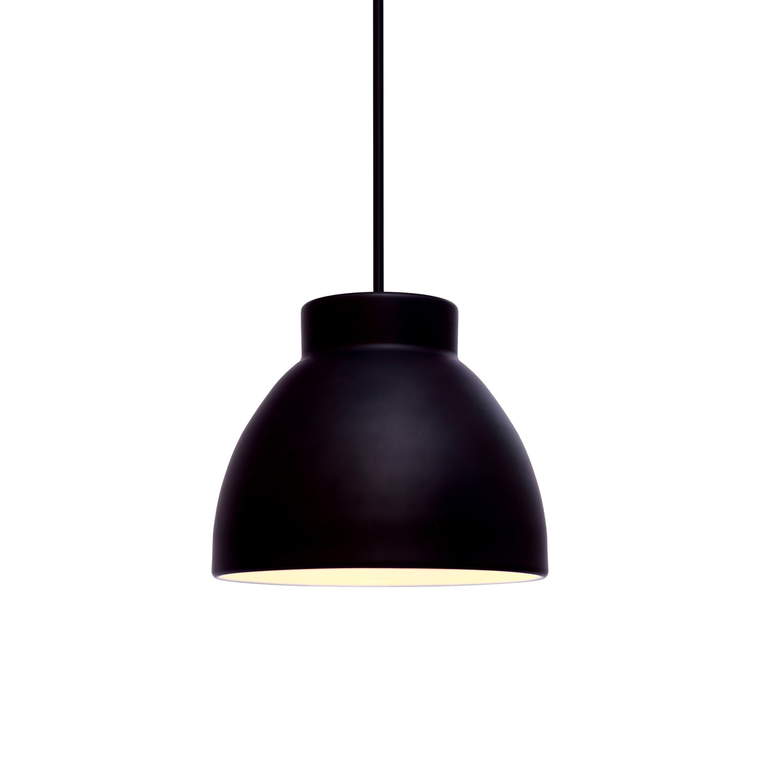 Object Ø16 Zwart hanglamp Van Halo Design - Object is een veelzijdige en elegante keuze voor wie op zoek is naar een combinatie van functionaliteit en esthetiek in zijn interieurontwerp.