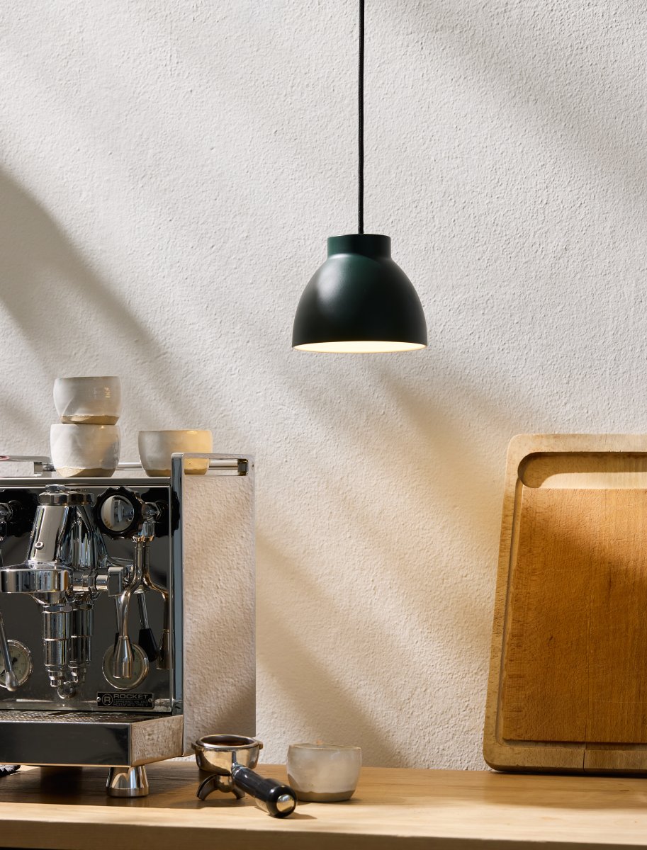 Object Ø16 Groente hanglamp Van Halo Design - Object is een veelzijdige en elegante keuze voor wie op zoek is naar een combinatie van functionaliteit en esthetiek in zijn interieurontwerp.