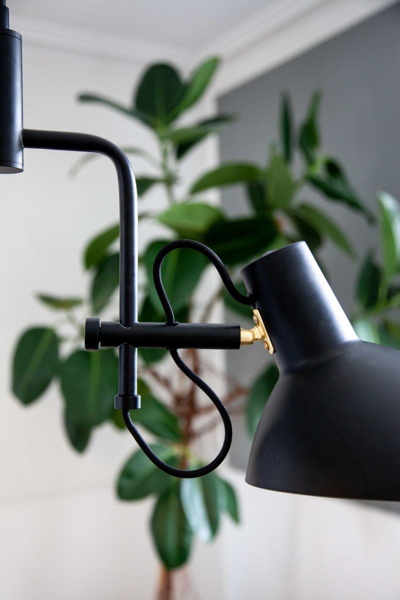 Metropole Ø73 Zwart hanglamp Van Halo Design - Dankzij hun veelzijdige ontwerp passen ze in alle huizen en stijlen.