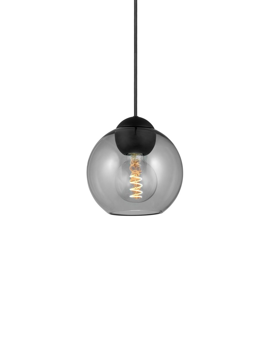  Bubbles Ø18 Rookkleurig hanglamp Van Halo Design - Het gerookte glas in combinatie met de matzwarte metalen details voegt elegantie toe en zorgt voor een mooie lichtspreiding in de kamer wanneer de lamp aan staat.