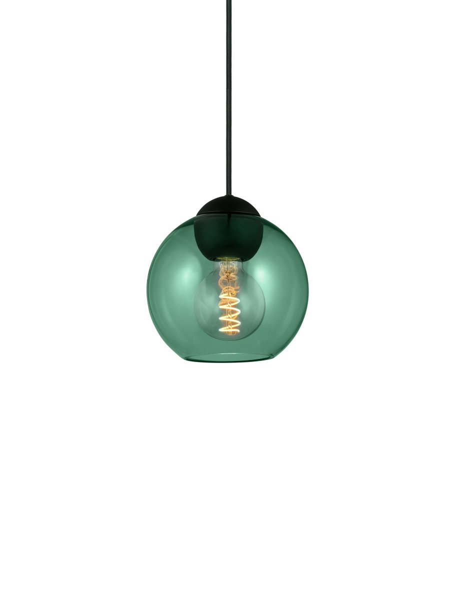 Bubbles Ø18 Groente hanglamp Van Halo Design - Het groene glas in combinatie met de matzwarte metalen details voegt elegantie toe en zorgt voor een mooie lichtspreiding in de kamer wanneer de lamp aan staat.
