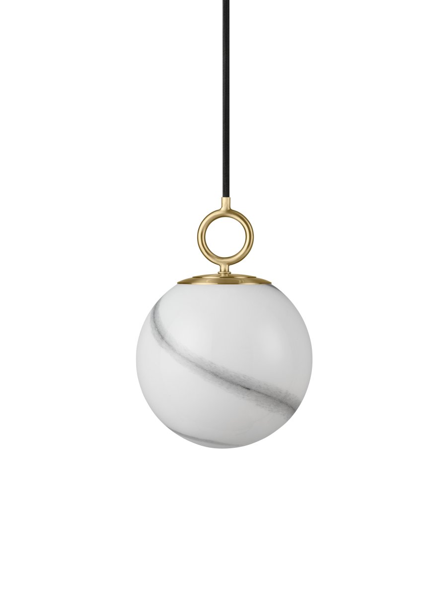 Stockholm Ø18 Grijs hanglamp Van Halo Design - Stockholm is niet zomaar een lamp, maar een stijlvol interieurdetail dat uw huis een exclusieve uitstraling geeft.